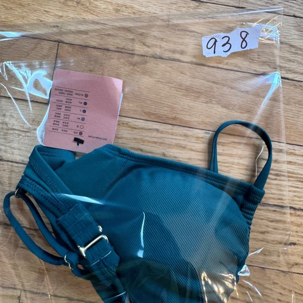 Shade & Shore Dark Green Ribbed Front Tie Bikini Top Removable Pads Medium 8-10